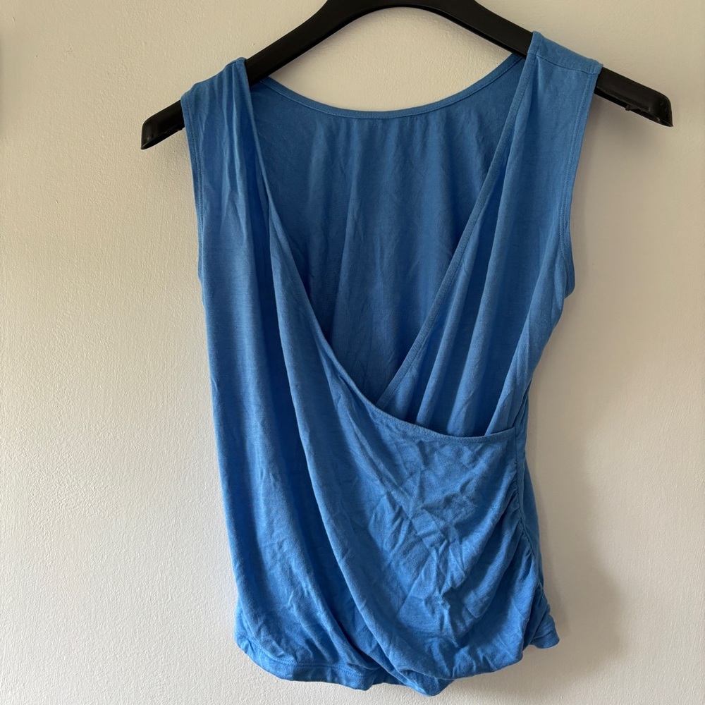 Encircled Blue Sleeveless Wrap Top - Size Medium